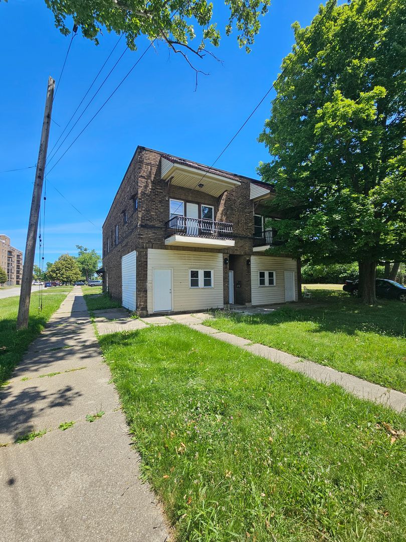 14201 Westropp Ave unit 14201 Westropp Ave UNIT 2 – photo 3