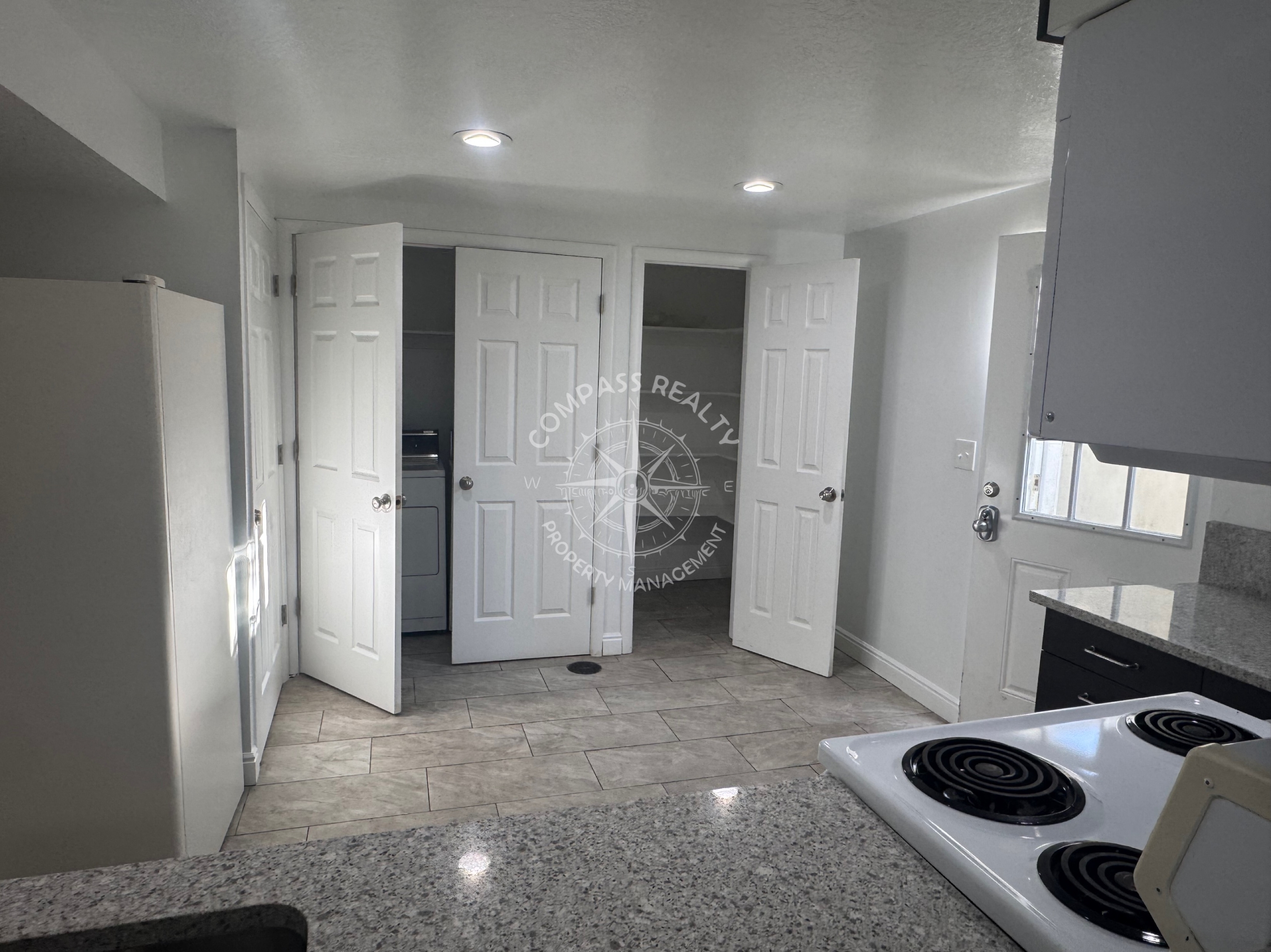 545 Canyon Way unit 2 – photo 2