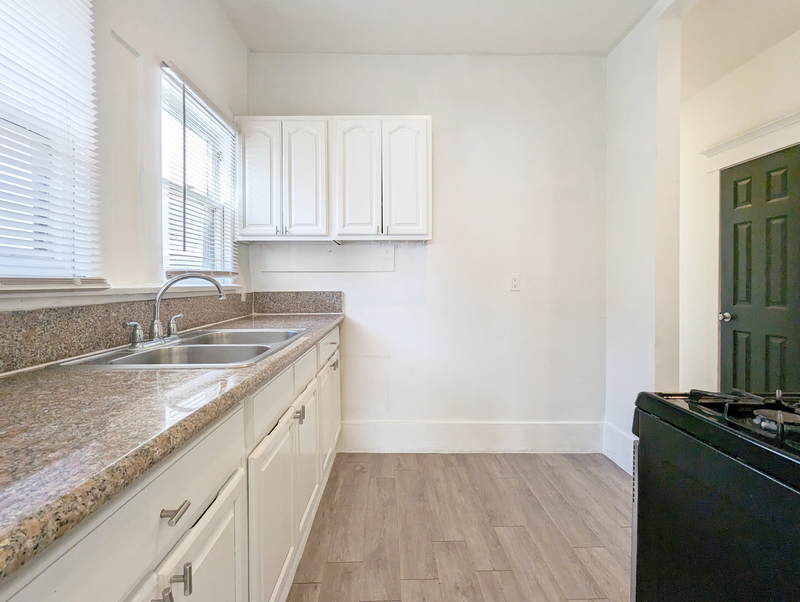 435 W 4th St unit 1/2 – photo 3