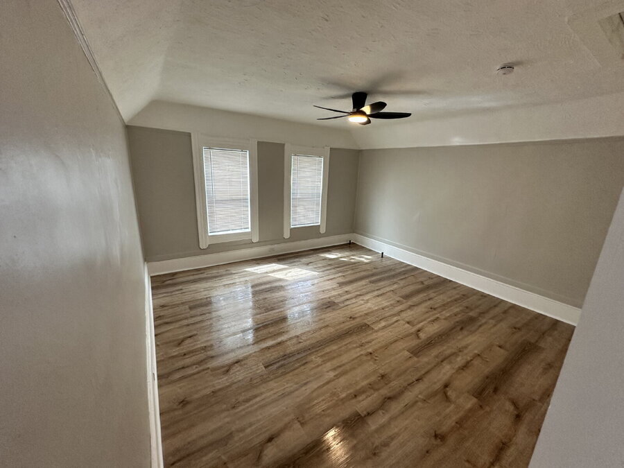 3193 W 50th St – photo 3