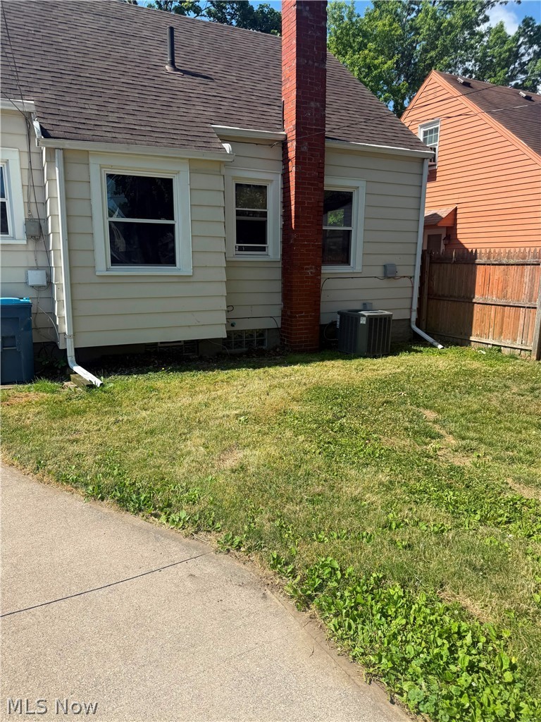 3155 Lincoln St – photo 2