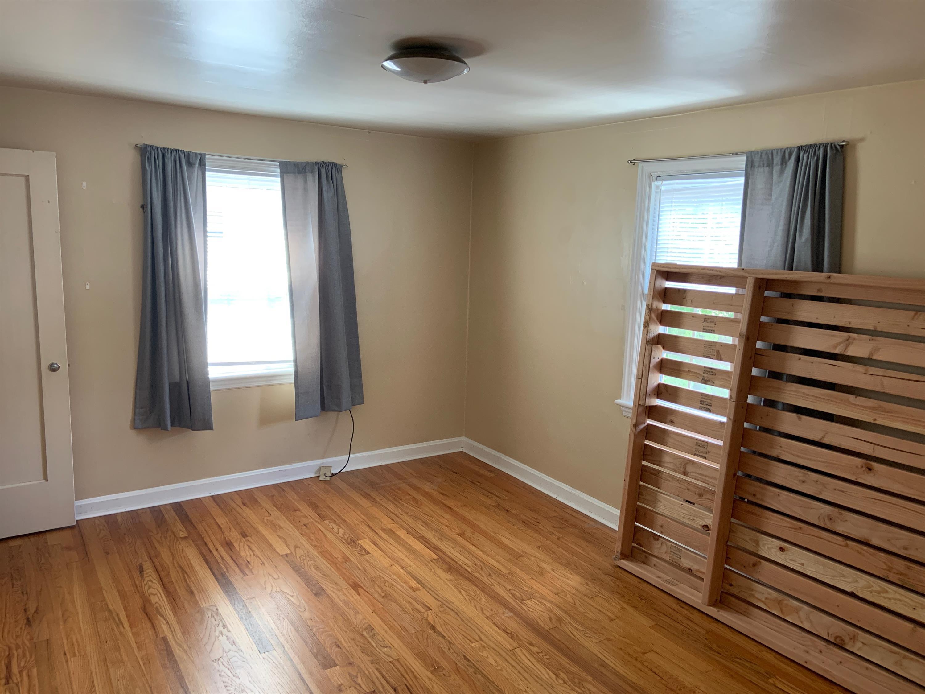 9 W Withrow St – photo 1