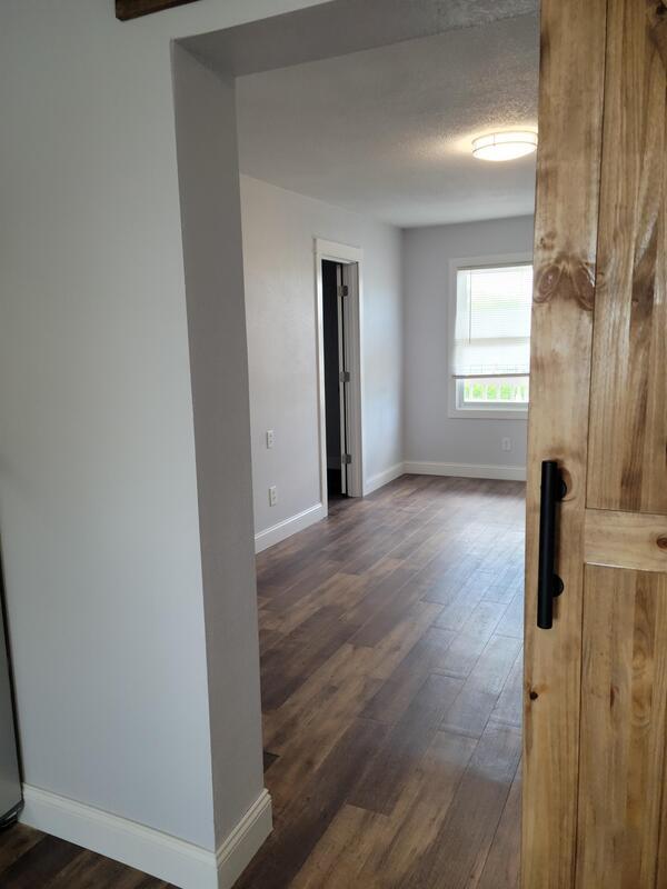 205 Oskaloosa St unit 207 – photo 5