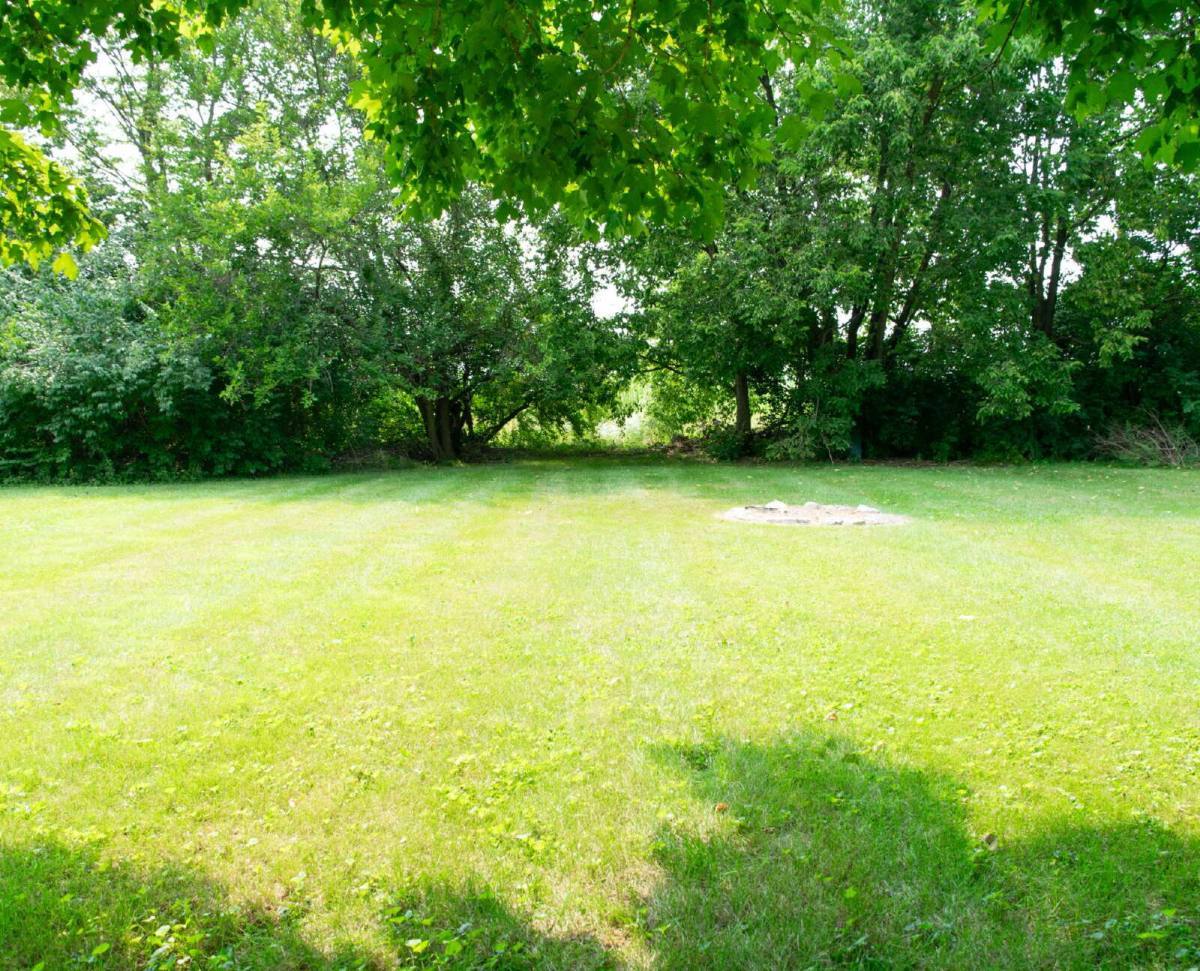 3160 Honeysuckle Dr – photo 4