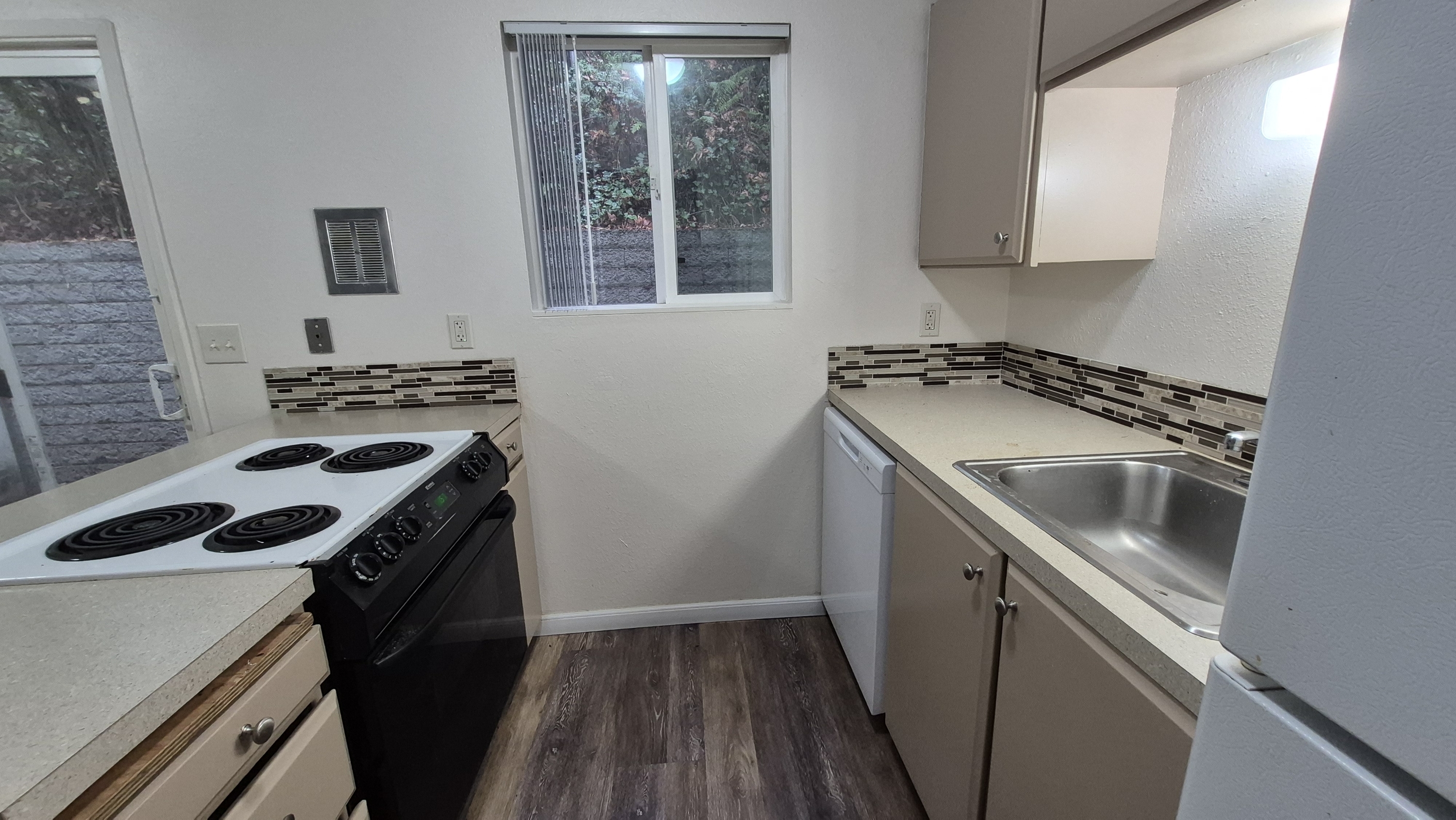 3356 SW Beaverton Hillsdale Hwy – photo 1