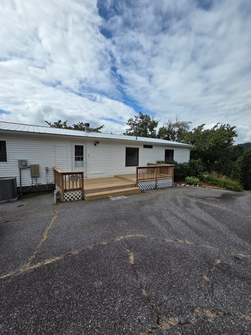 83 Sandlin Rd – photo 2