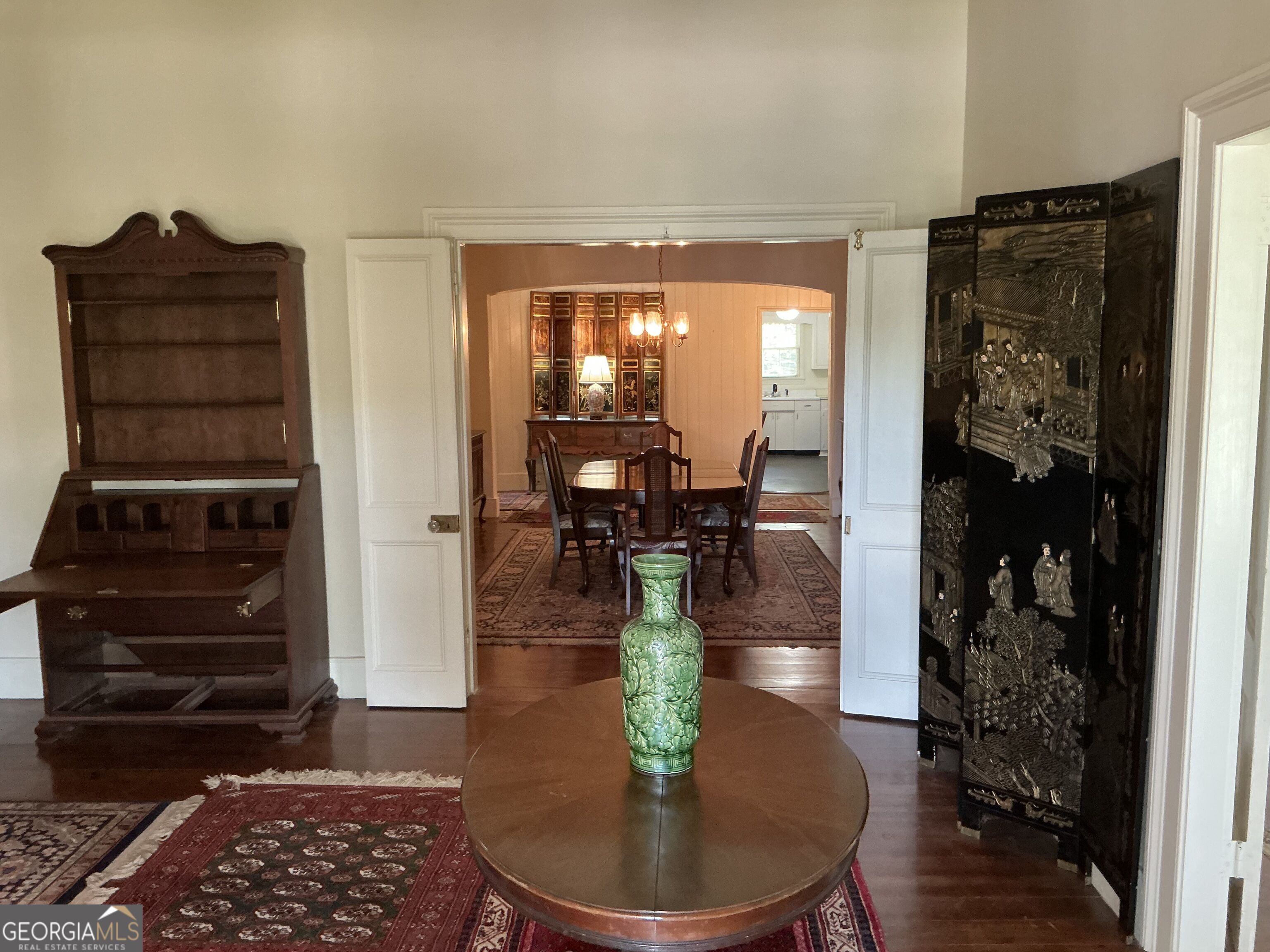 992 Tatnall St – photo 2