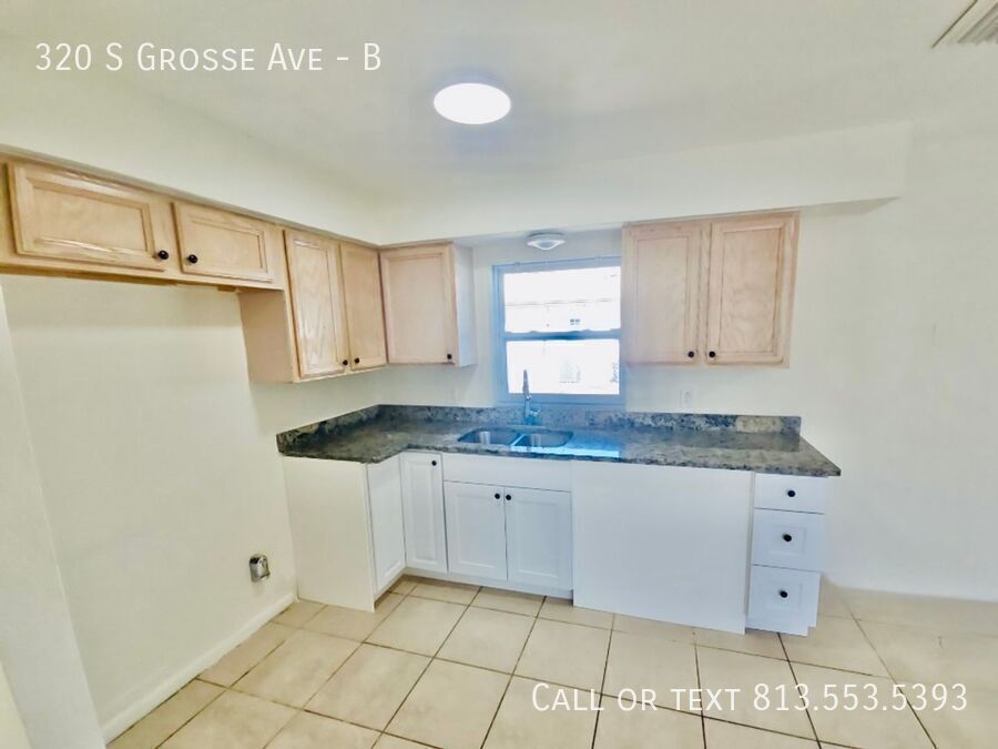 320 S Grosse Ave – photo 2