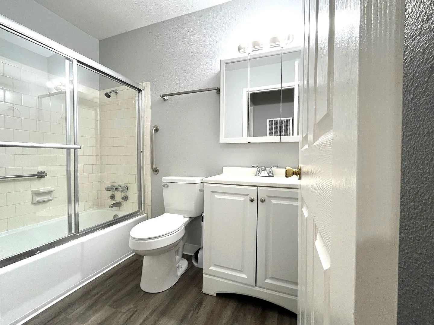 330 W Acacia Street – photo 3