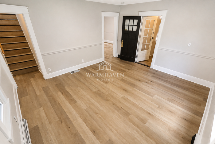 123 Gale St – photo 4