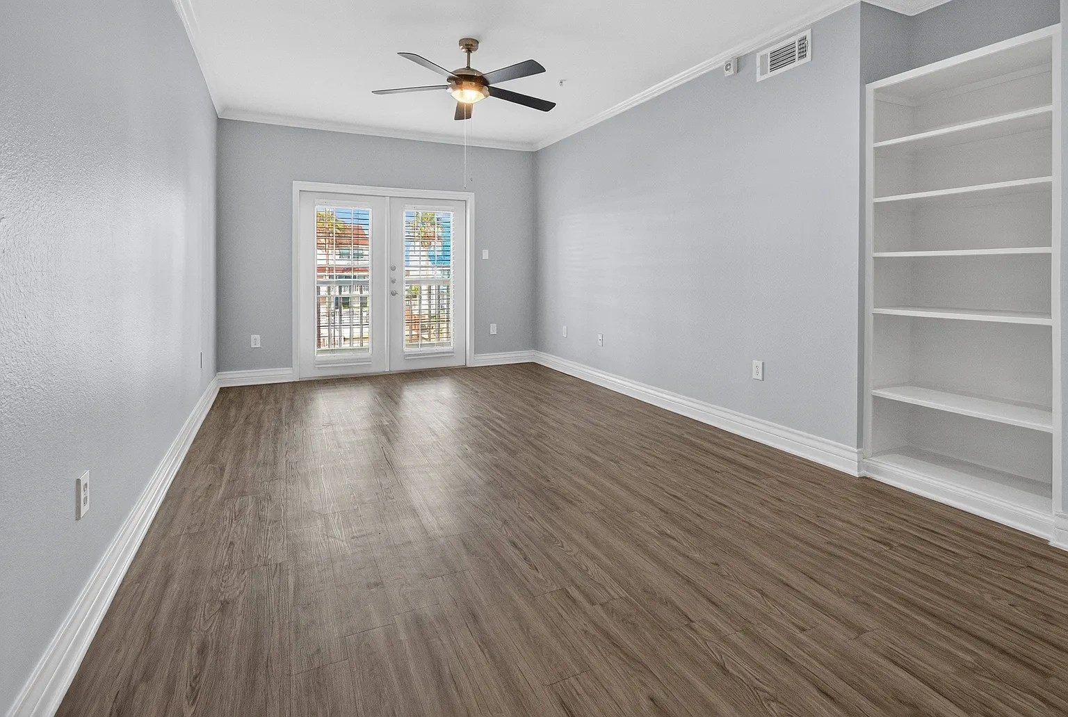 Compass Bay Apartments & Marina – photo 3
