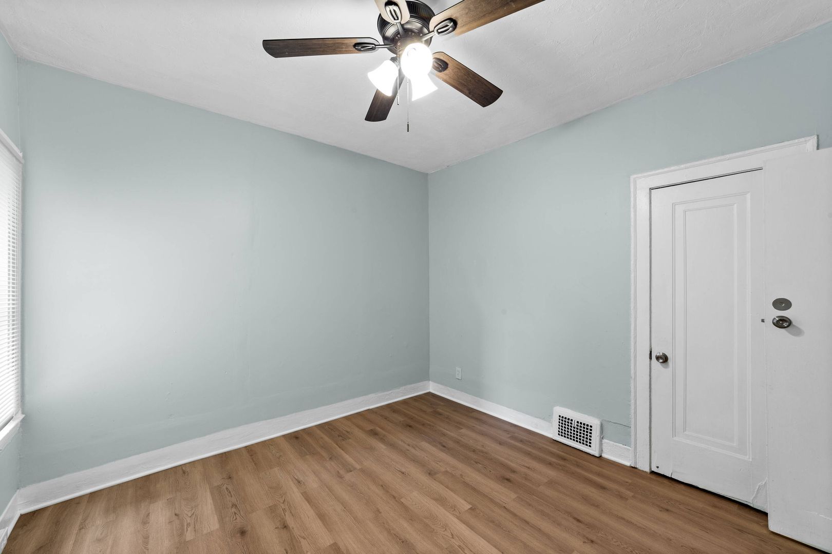 3416 E 139th St unit Unit 3 – photo 2