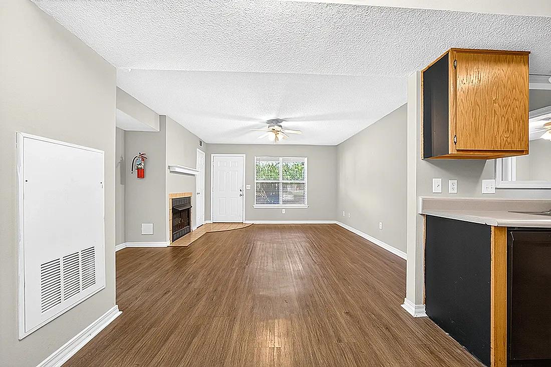 Chamberland Square Apartments – photo 5