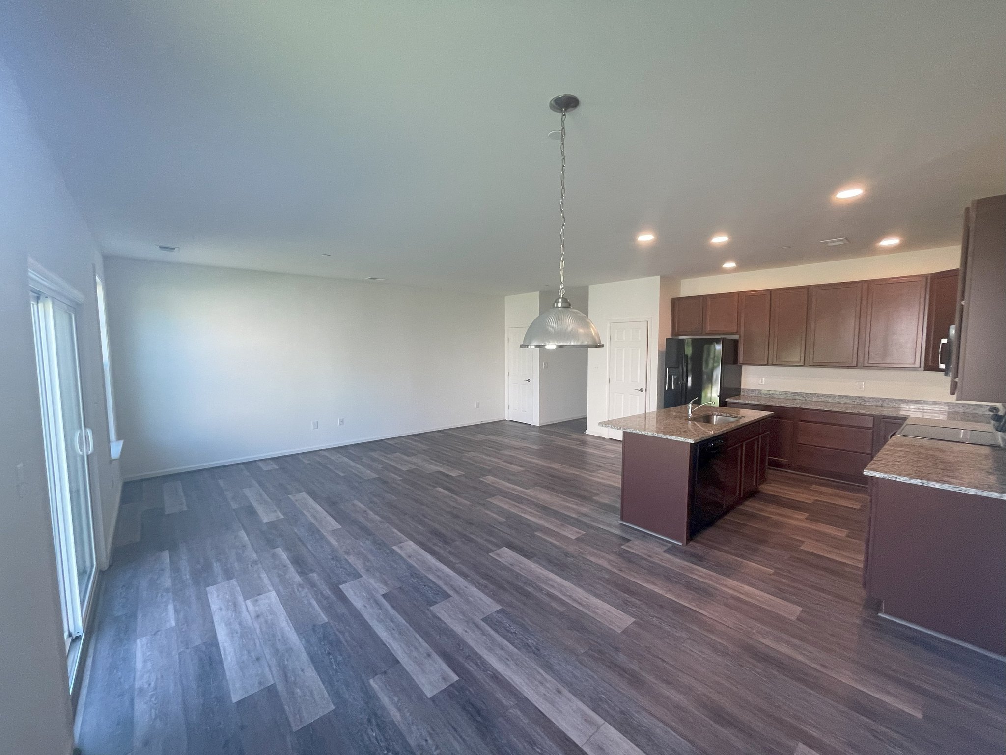 299 Thompson Ave – photo 2