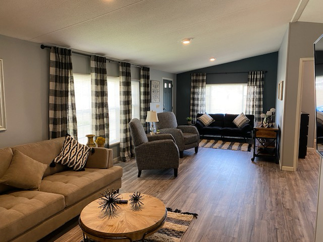 713 Diamond Loop – photo 4