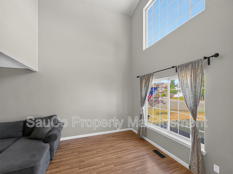 245 Trillium St – photo 2