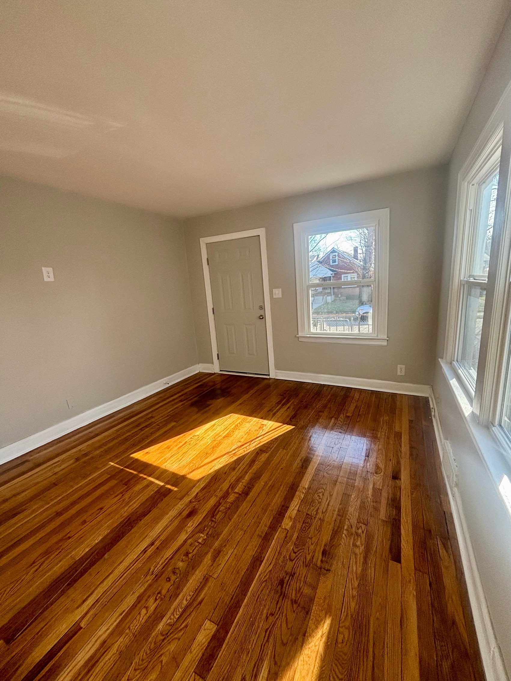 328 Cecil Ave – photo 3