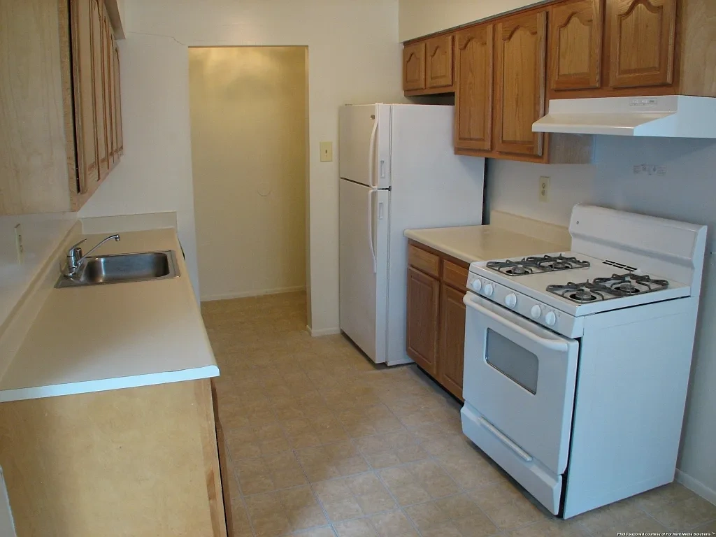 Shakespeare Park Apartments – photo 5
