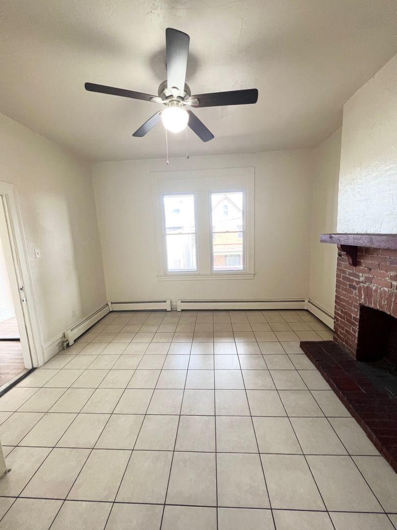 135 Koehler St unit Unit 1 – photo 5