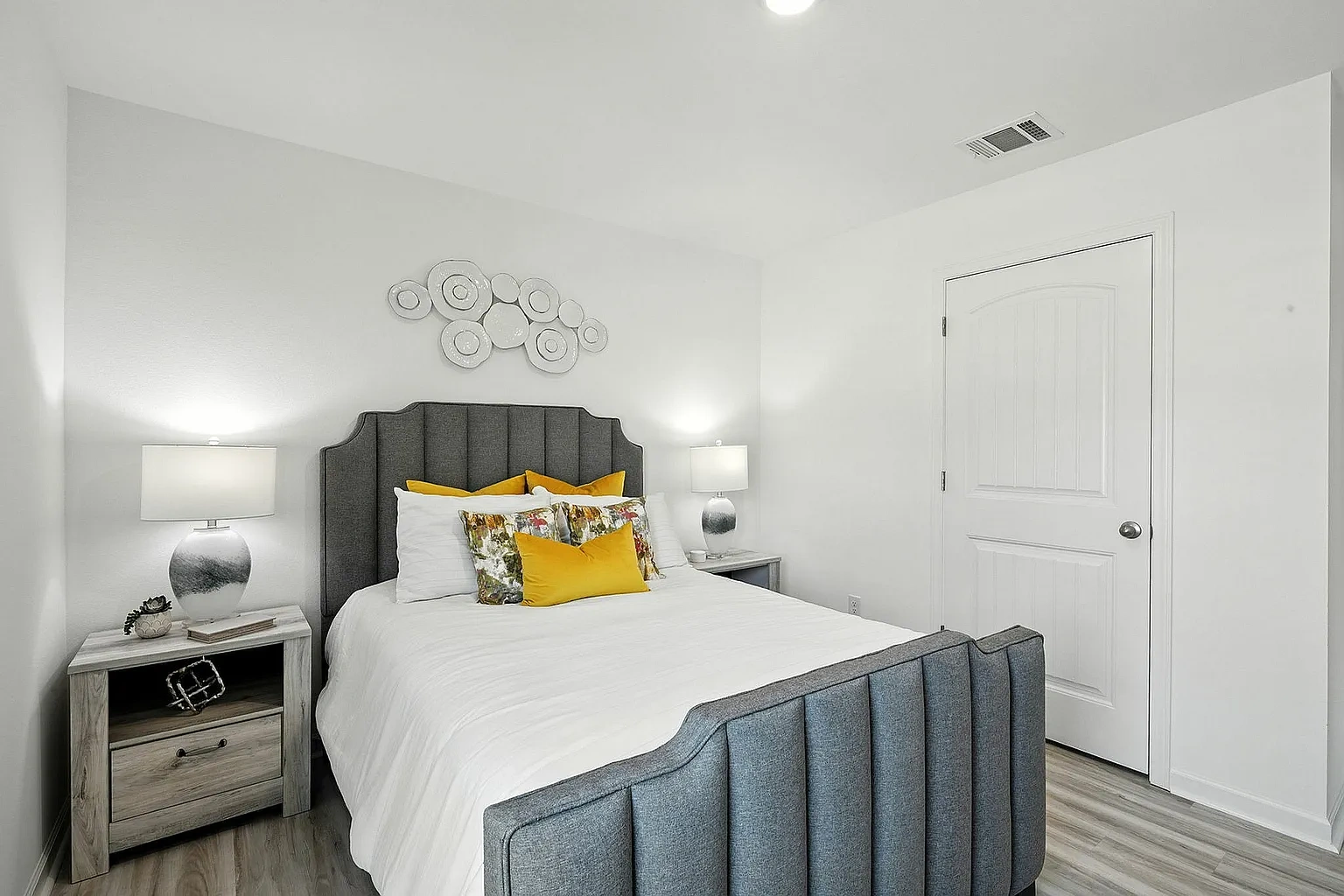 Villas at Oak Bend - Home Rentals – photo 5