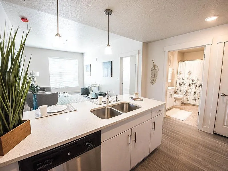 District North Apartments – photo 2