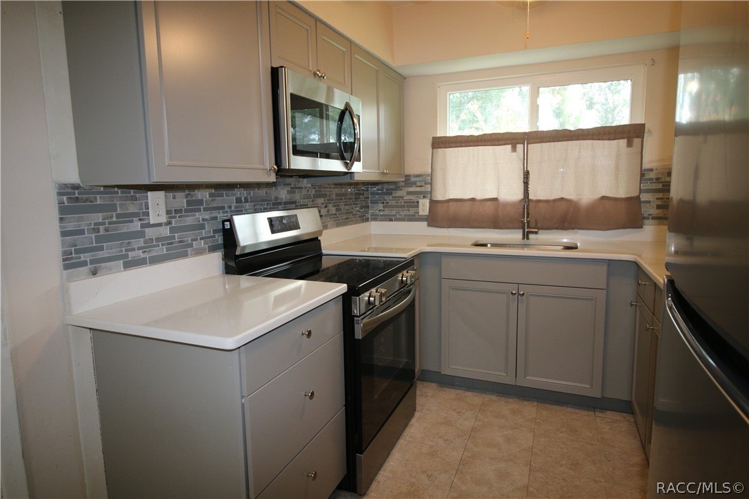 1621 Teasdale St – photo 5