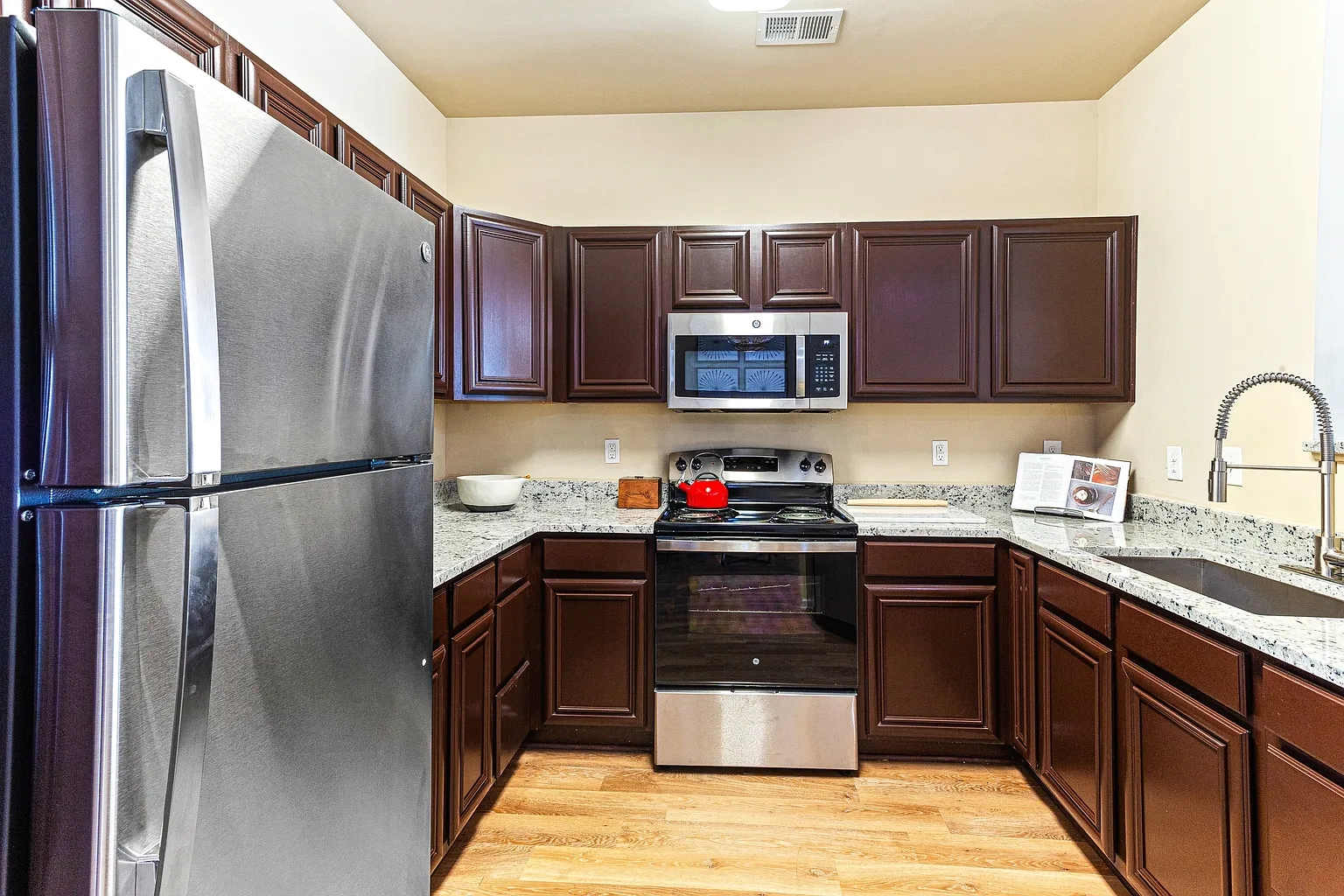 Enclave at Pamalee Square – photo 4
