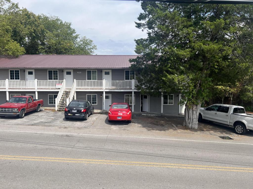 1841 N Dixie Ave unit 2 – photo 1