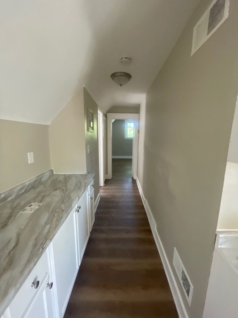 381 E 152nd St unit 381 E 152nd St #3, Cleveland, OH 44110 – photo 3