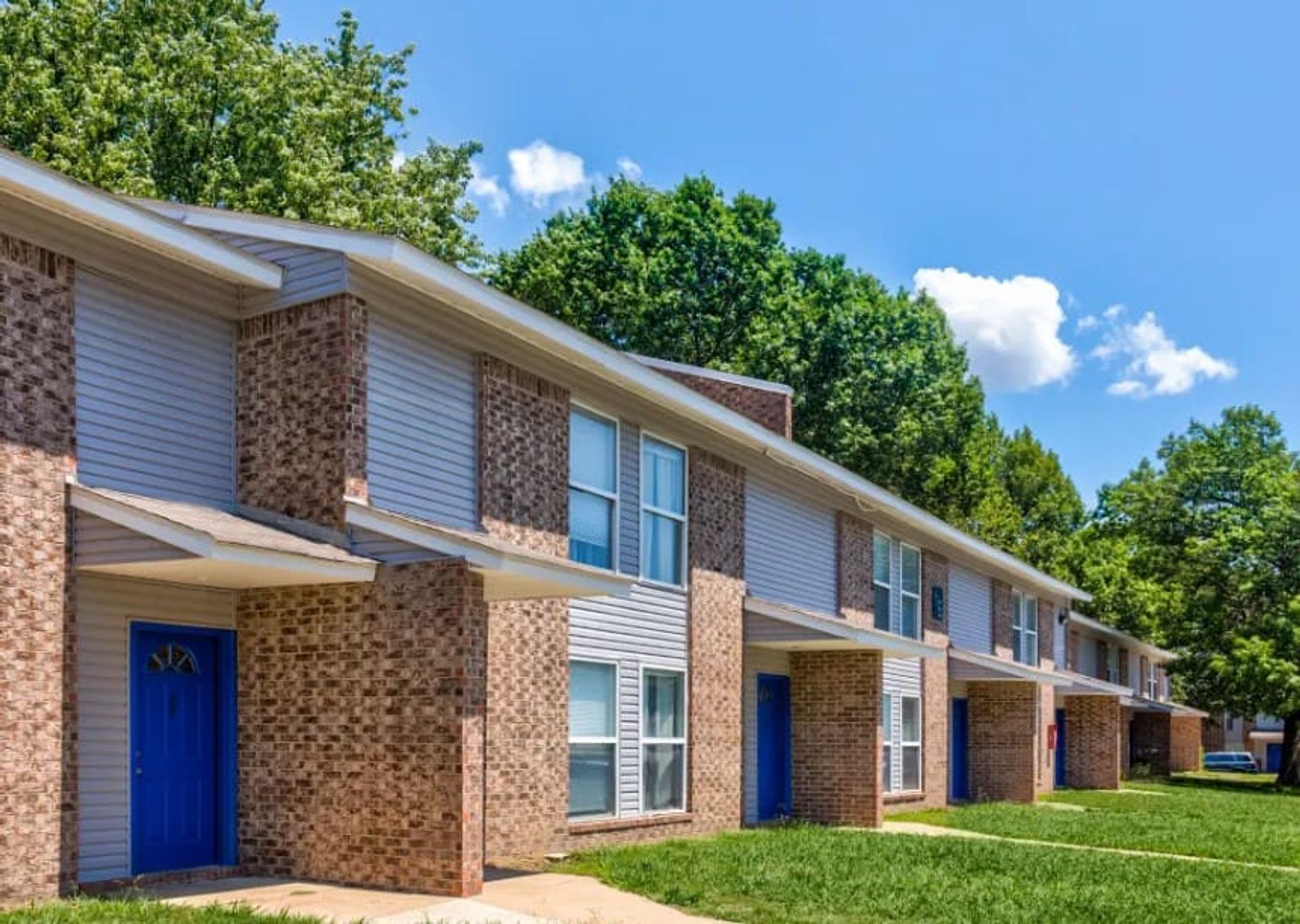 The Avenue Apartments – photo 2
