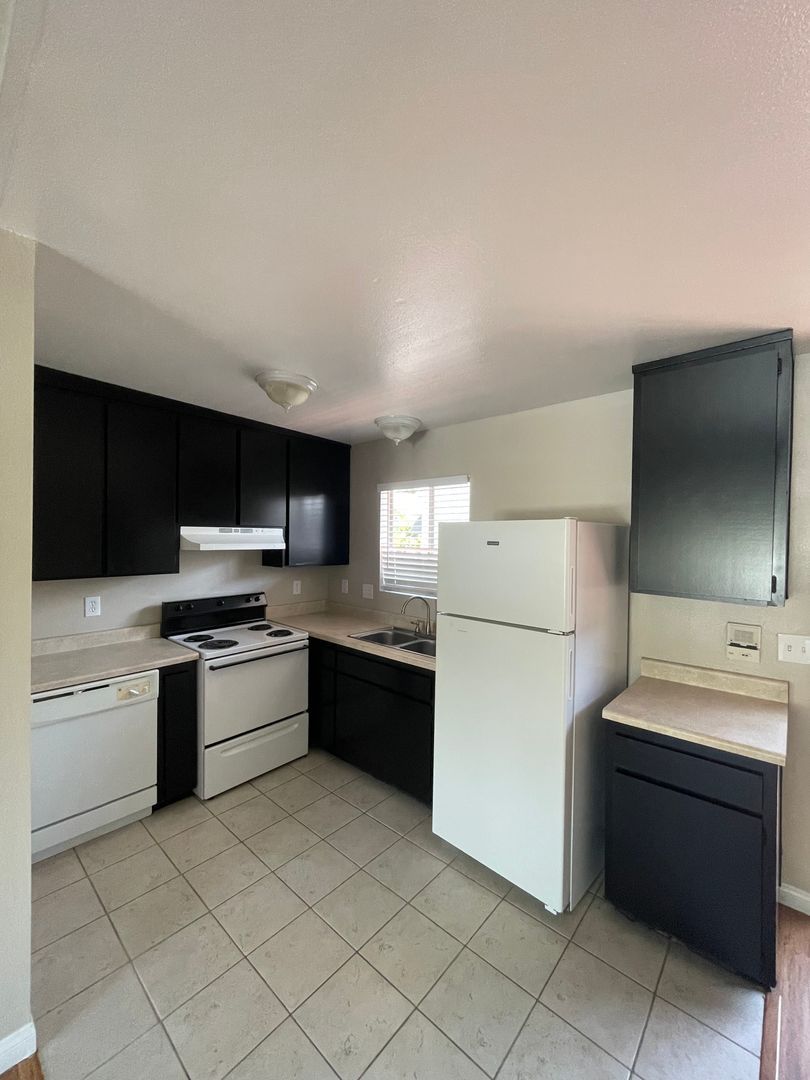 5622 University Ave unit 20 – photo 3