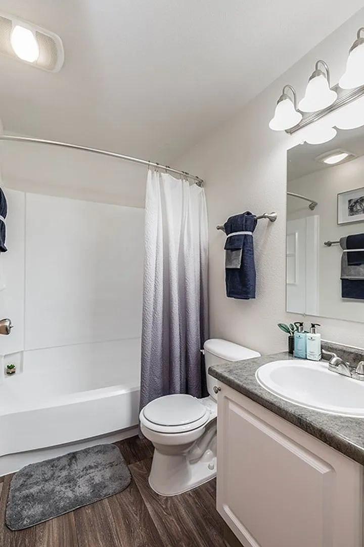 Kenmore Village Apartments – photo 5