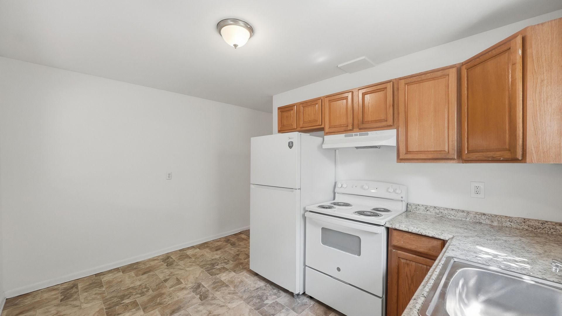 955 E 5th St – photo 5