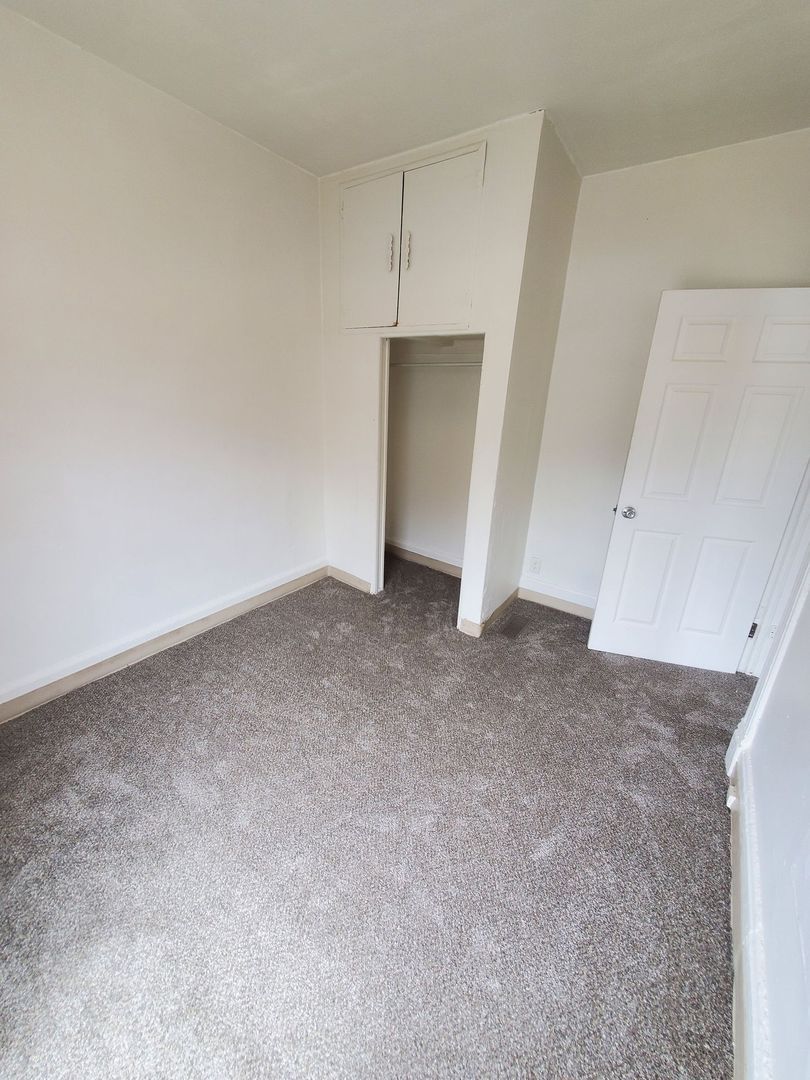 612 10th St unit Lower Front – photo 4