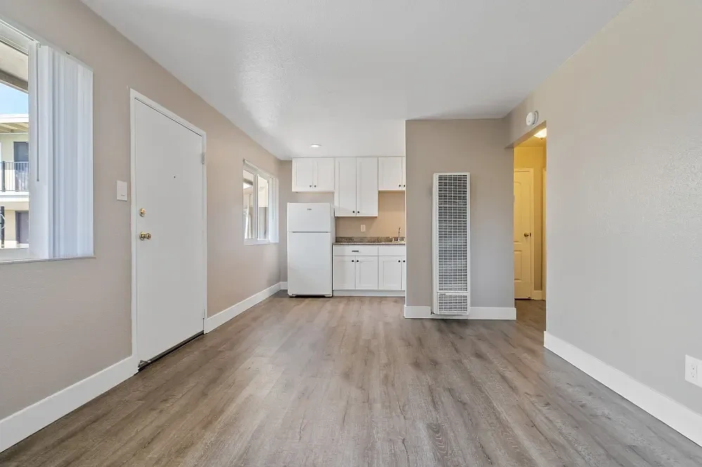 Royal Gardens Apartments – photo 5