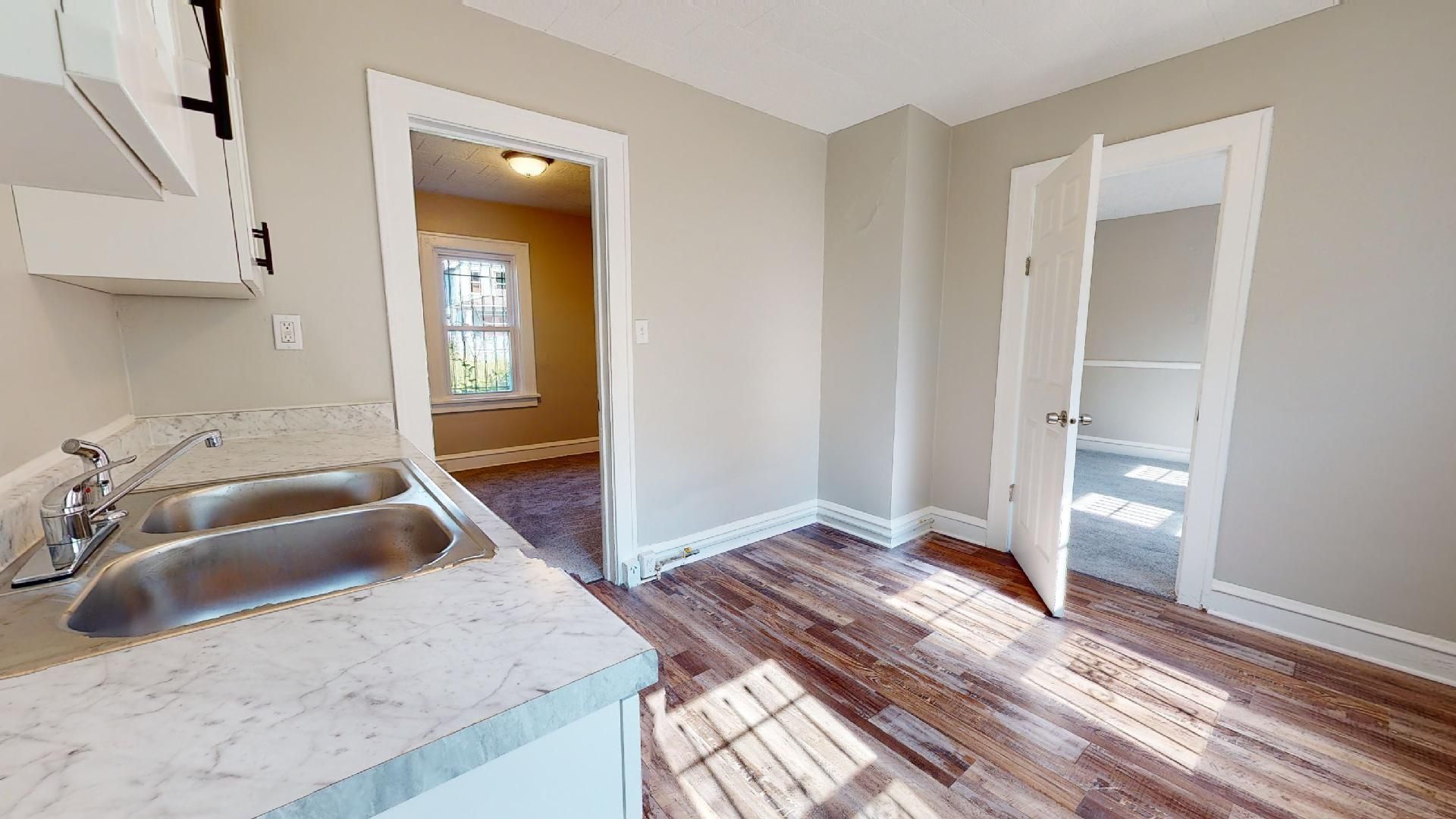 3052 Sackett Ave unit Back – photo 4