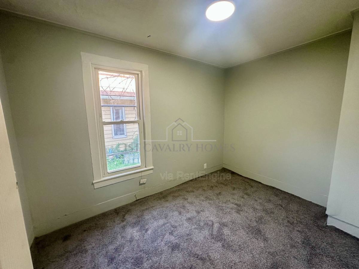 251 Arch St – photo 3