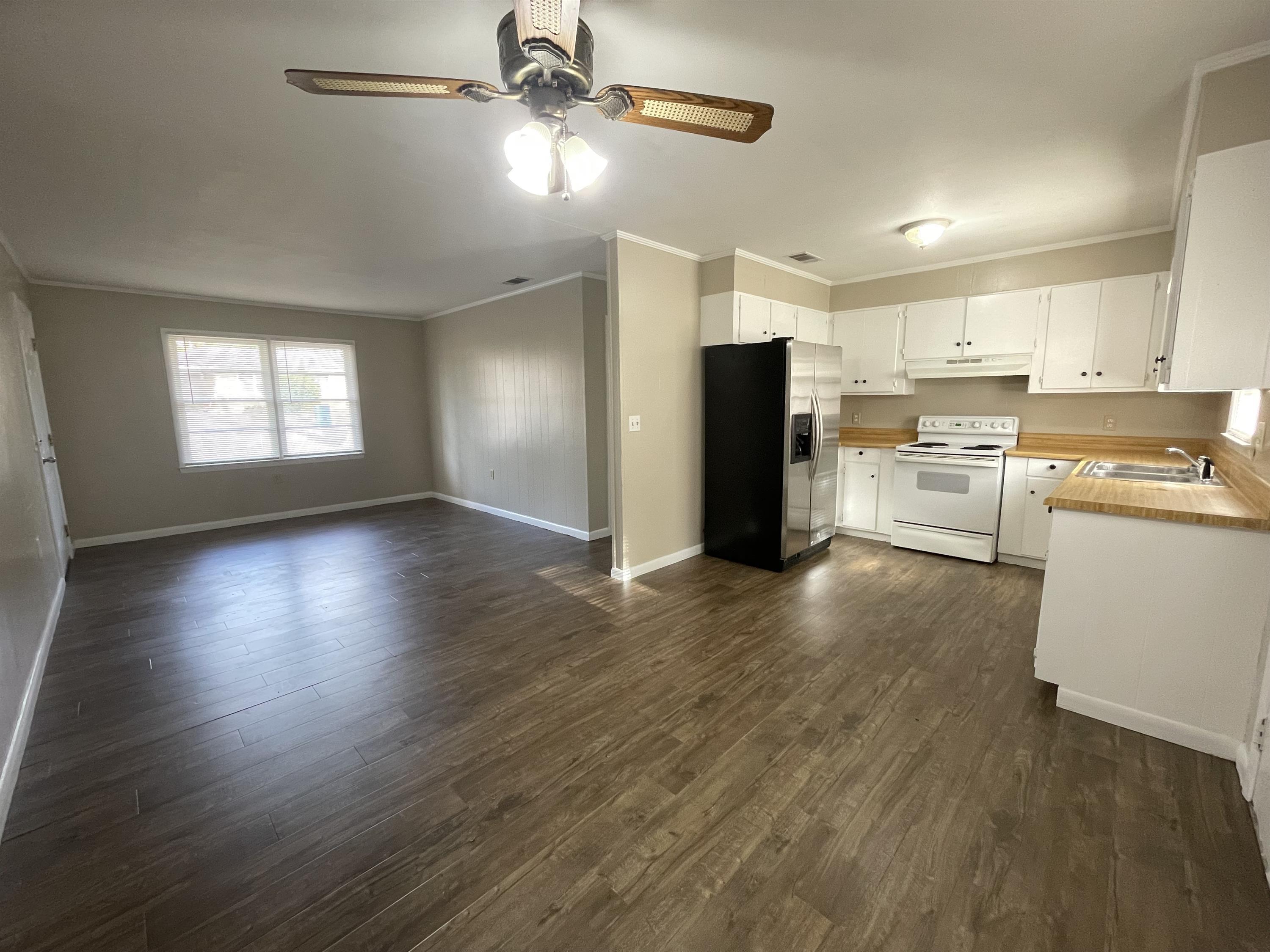 202 8th St – photo 2