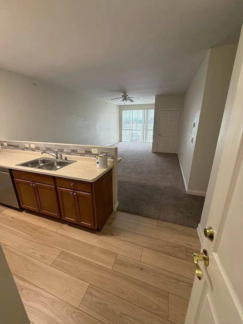 Uptown Brass Apartments – photo 5