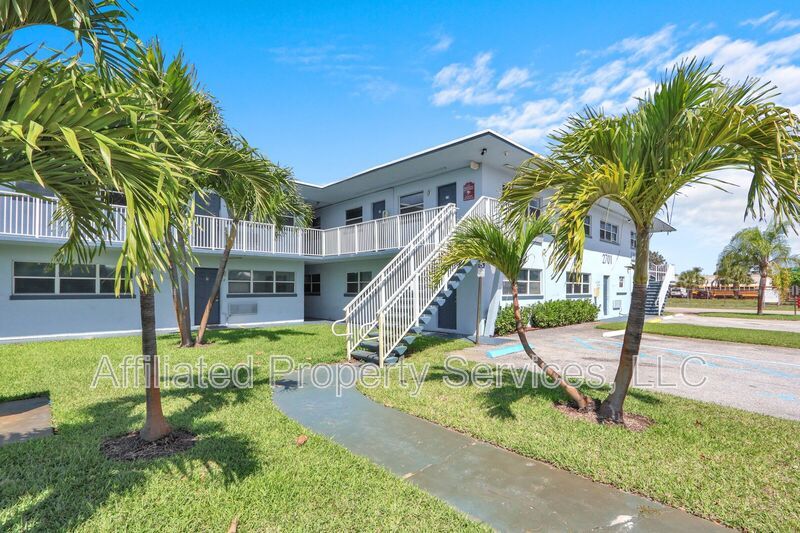 2701 Avenue E unit 15 – photo 1