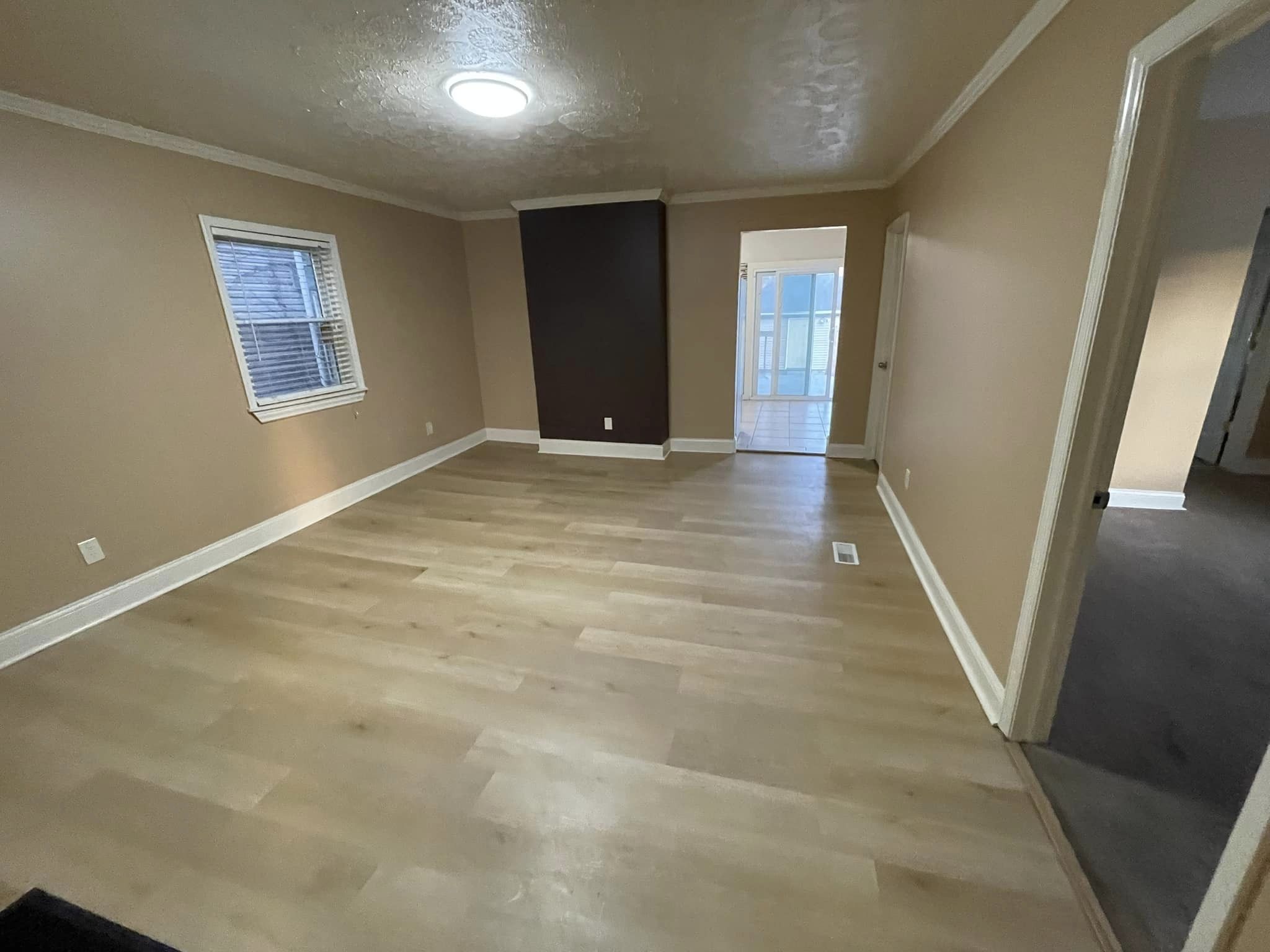 332 E Lincoln St – photo 5
