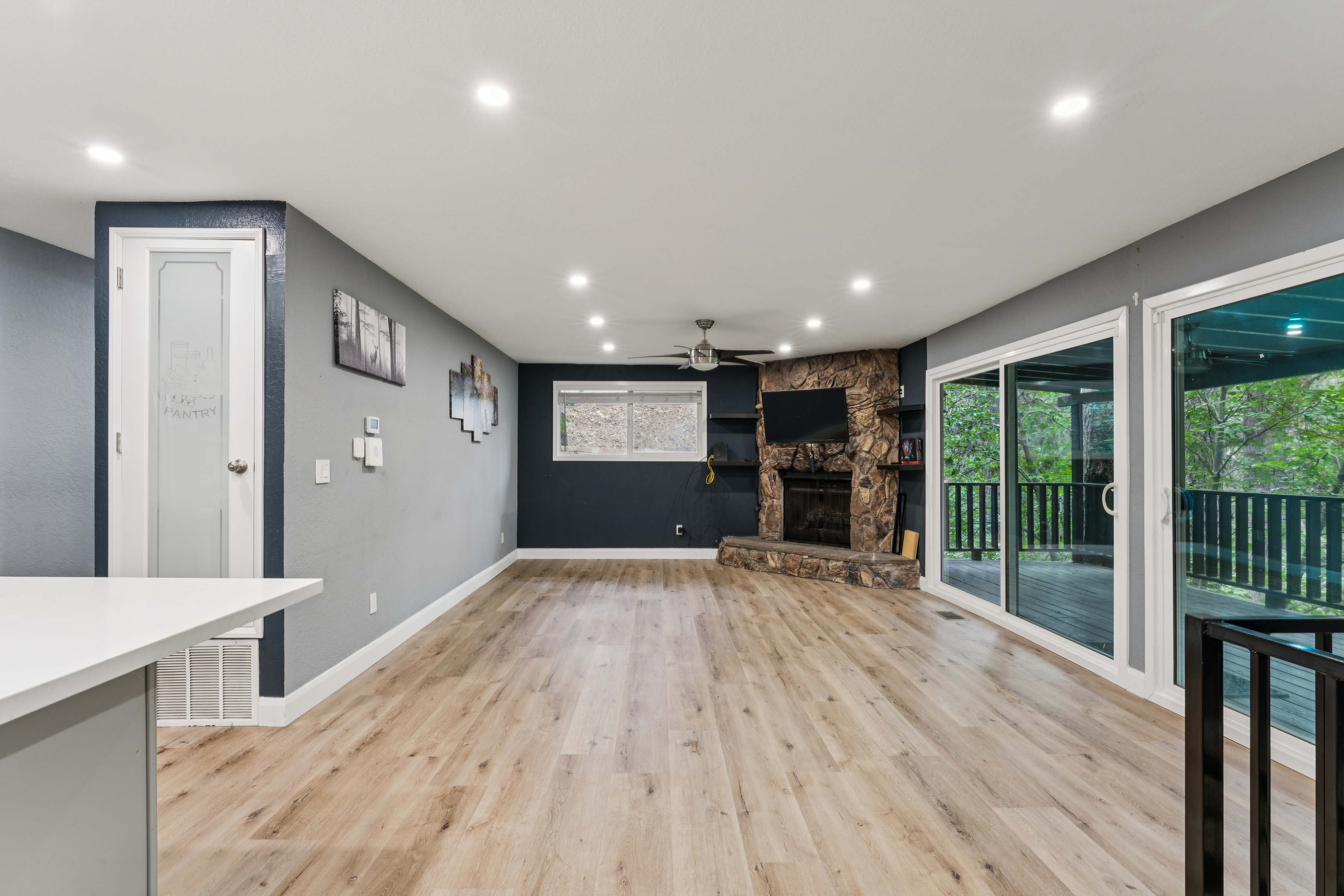 893 Sierra Vista Dr – photo 4