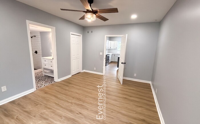 2311 Fairleigh St – photo 4