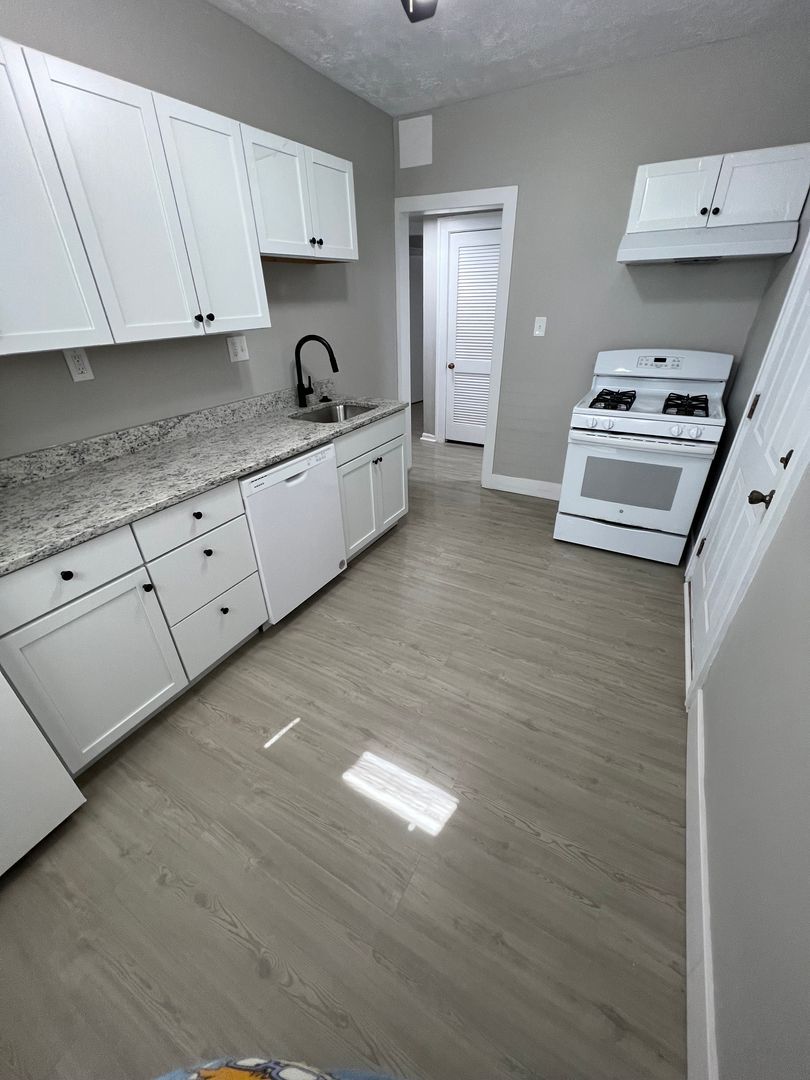 2626 N Moreland Blvd unit 25 – photo 5