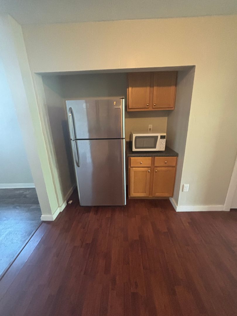 3822 Liberty Ave unit 6 – photo 4
