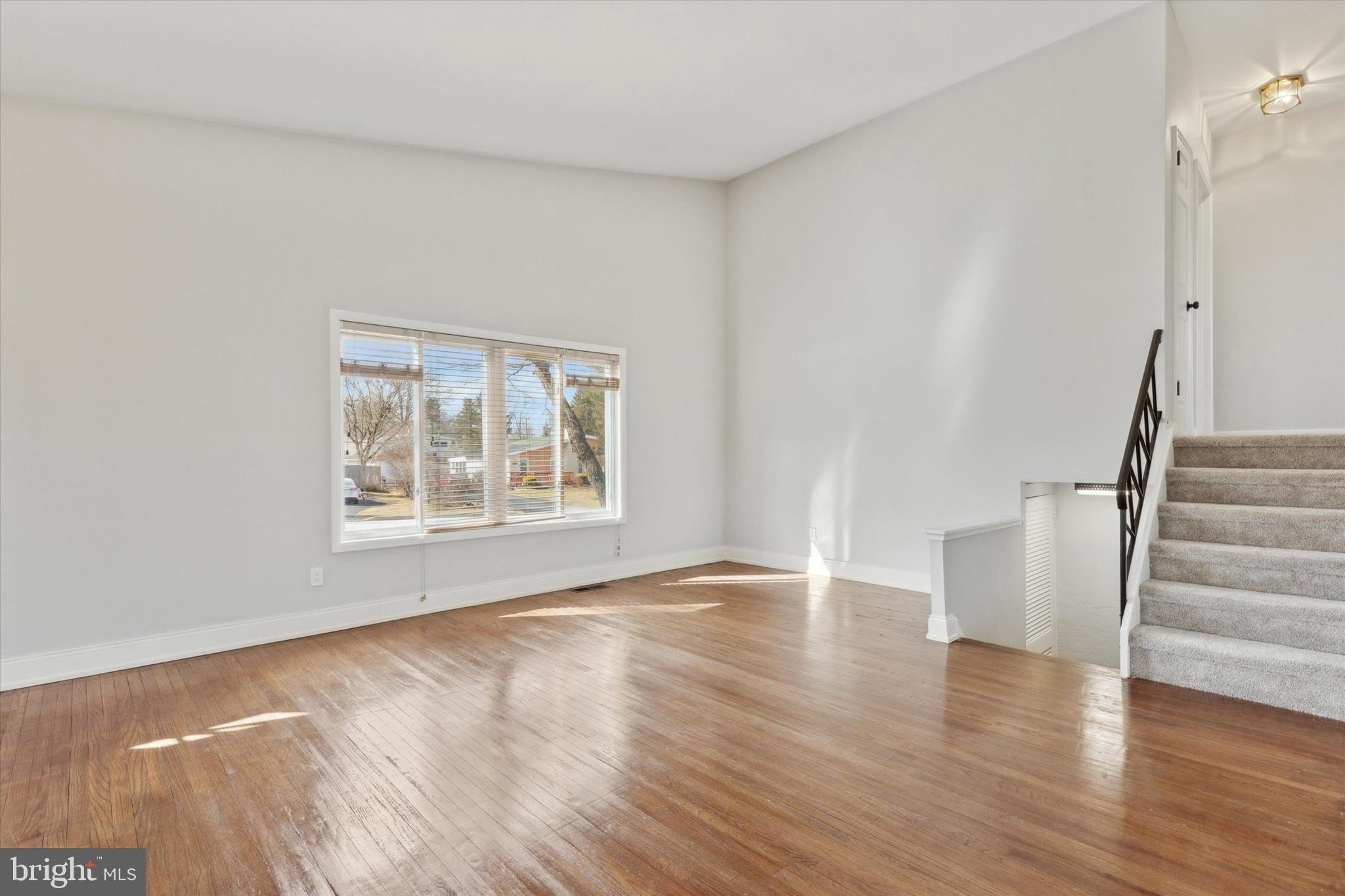 1633 Pulaski Dr – photo 3