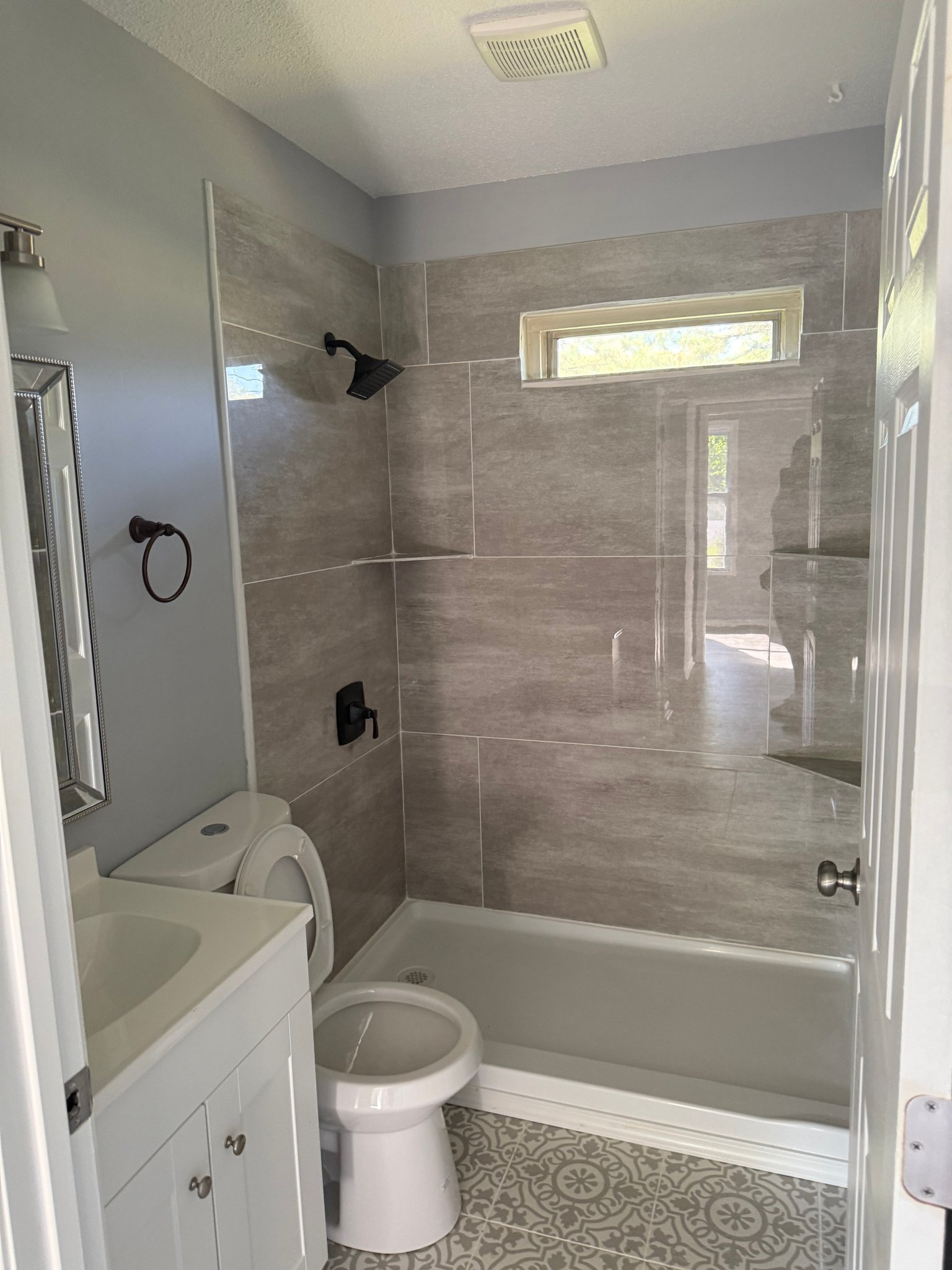 1602 Forbes Ct – photo 2