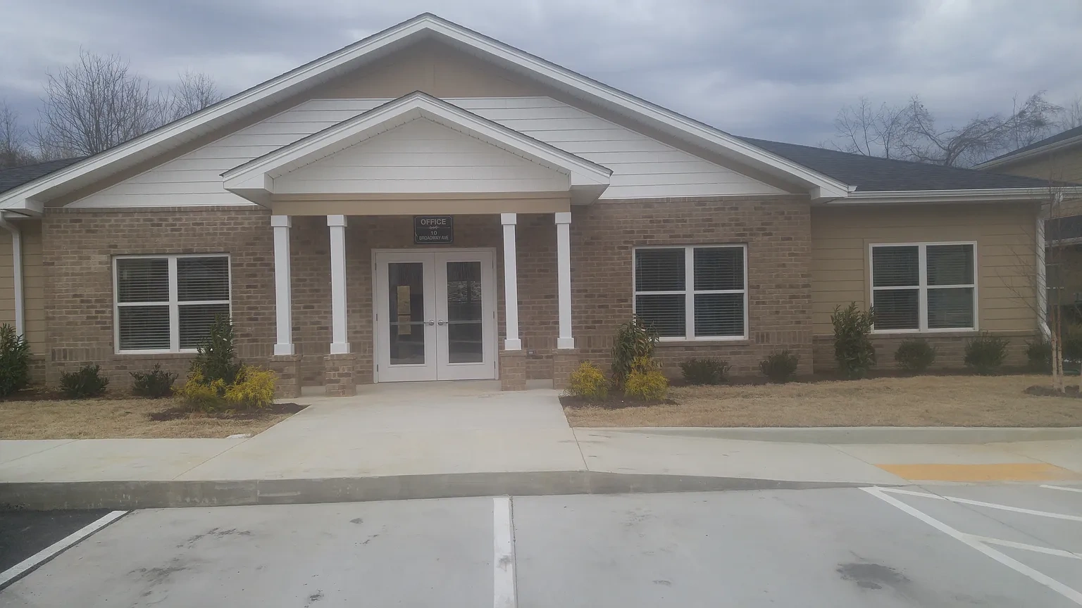 Broad Way Apartments – photo 2