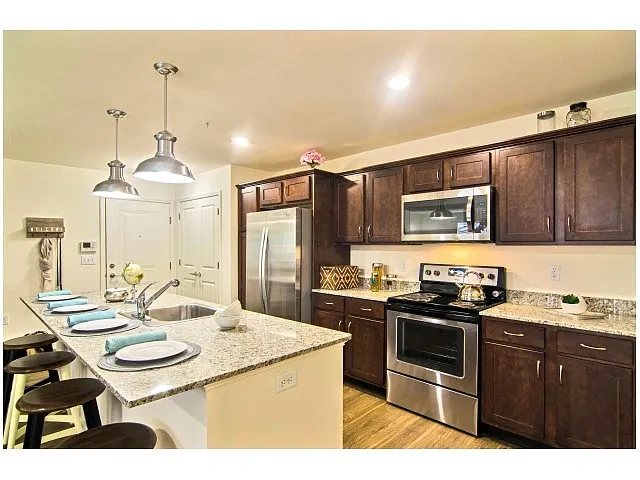 Van Allen Apartments – photo 2
