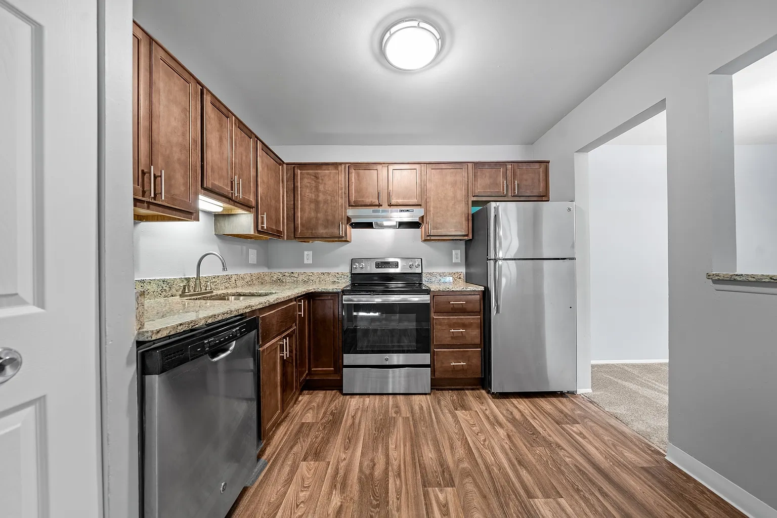 Park Lane Apartments – photo 5